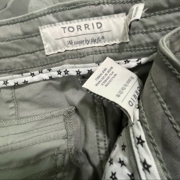 Torrid camouflage pants size 12 - Picture 10 of 15